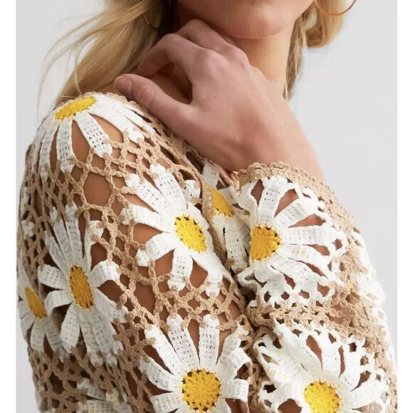 Willow And Root Sweaters - Willow And Root Daisy Crochet Sweater - Size Small - Tan